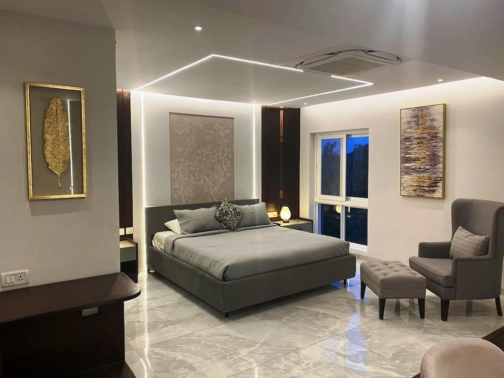 Executive Room - Photo 1