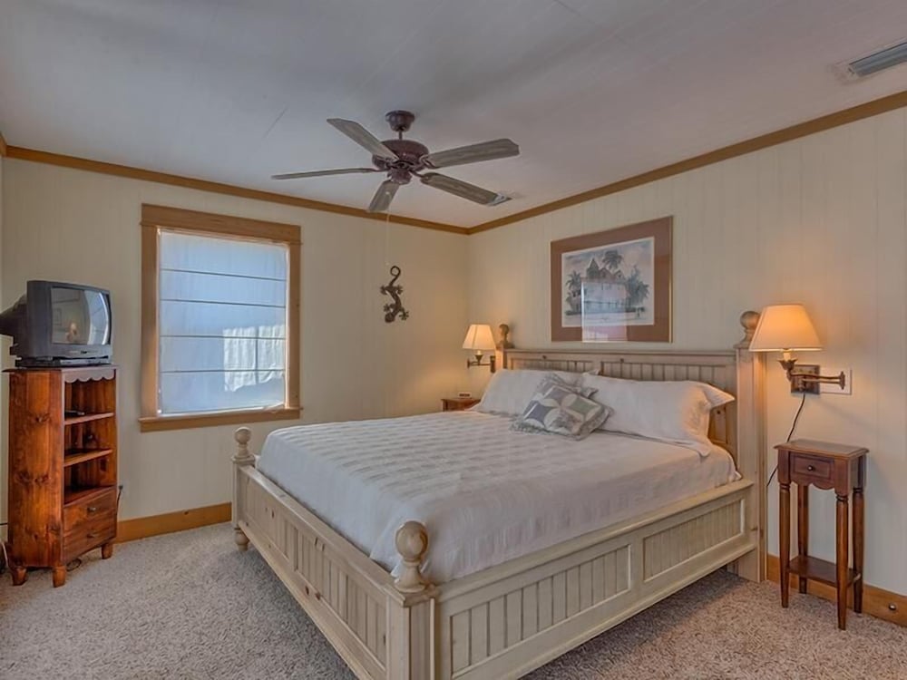 Apartment, 2 Bedrooms, Sea Facing photo 1