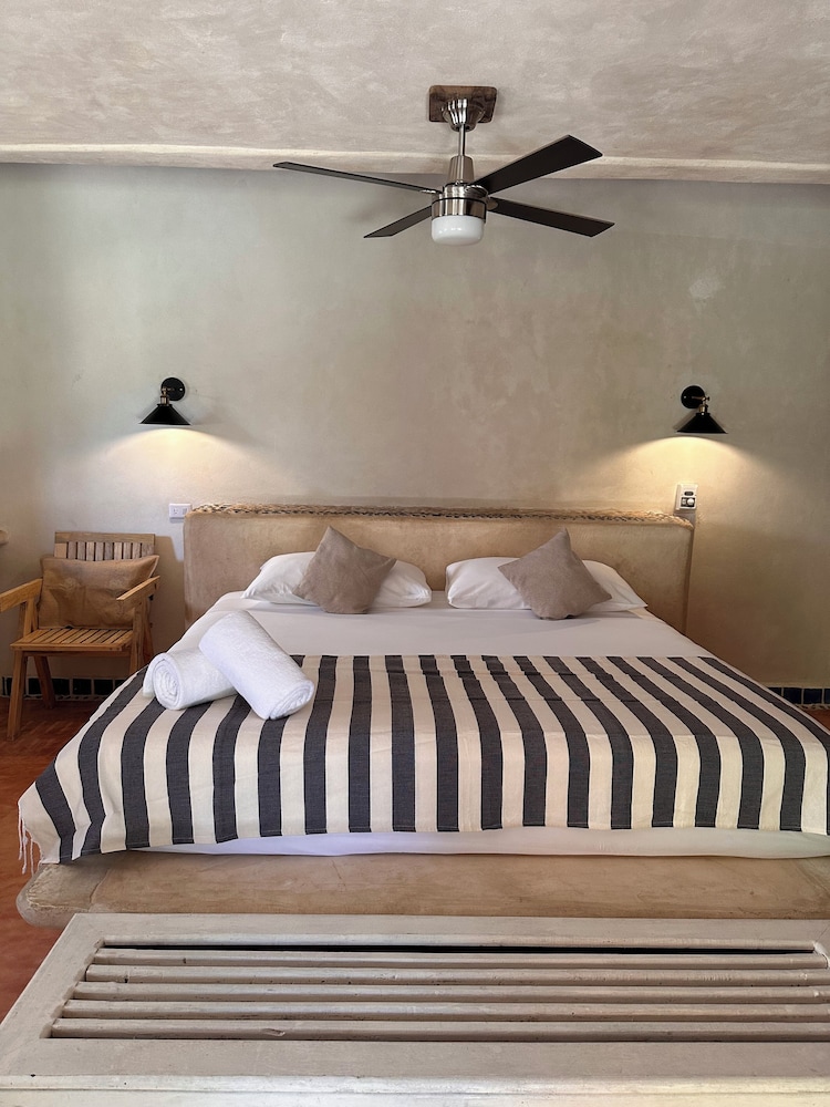 Standard Room - Photo 7