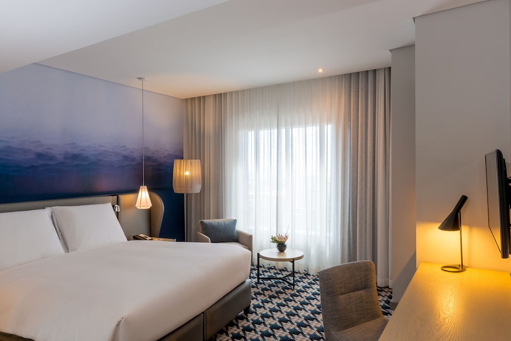 Classic Room, 1 King Bed, Non Smoking, City View