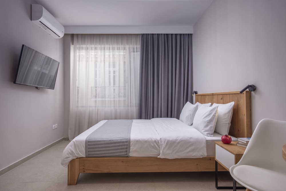 Suite (Epsilon)