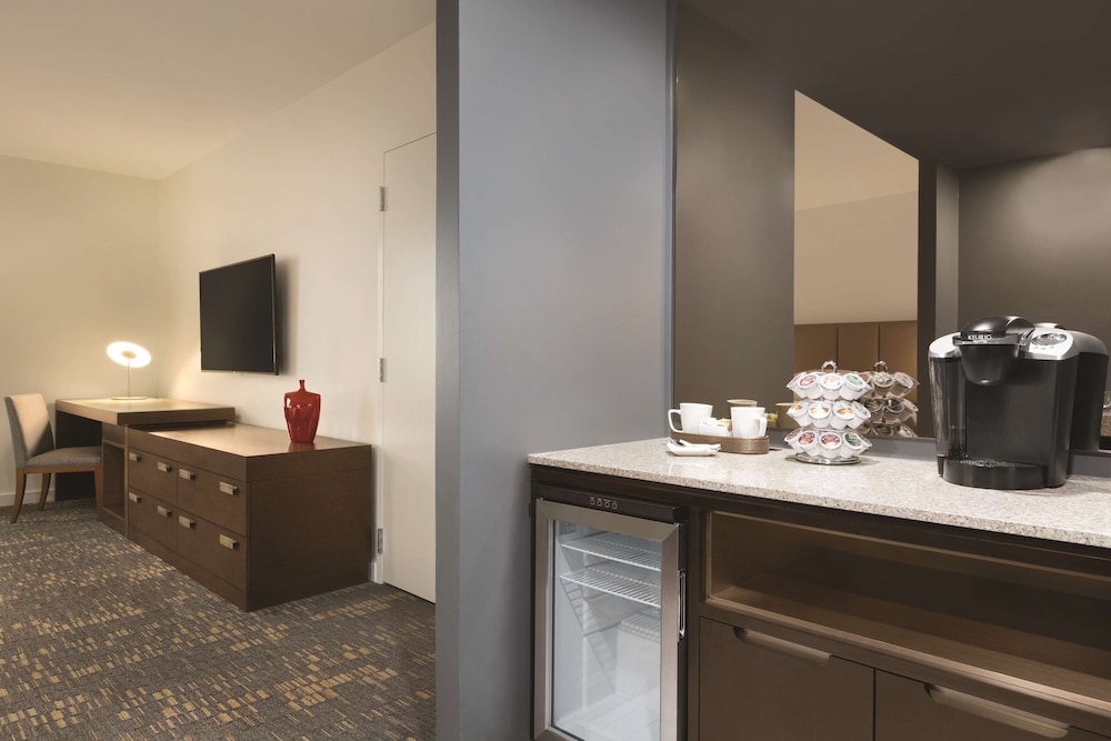 Deluxe Room, 2 Queen Beds - Photo 3