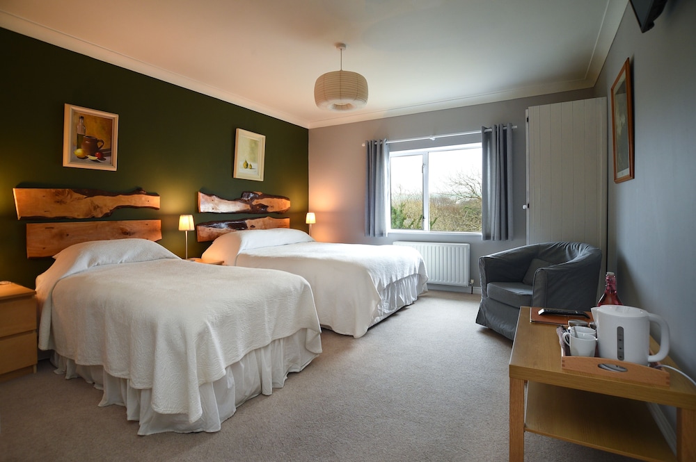 Twin Room, Ensuite - Photo 1