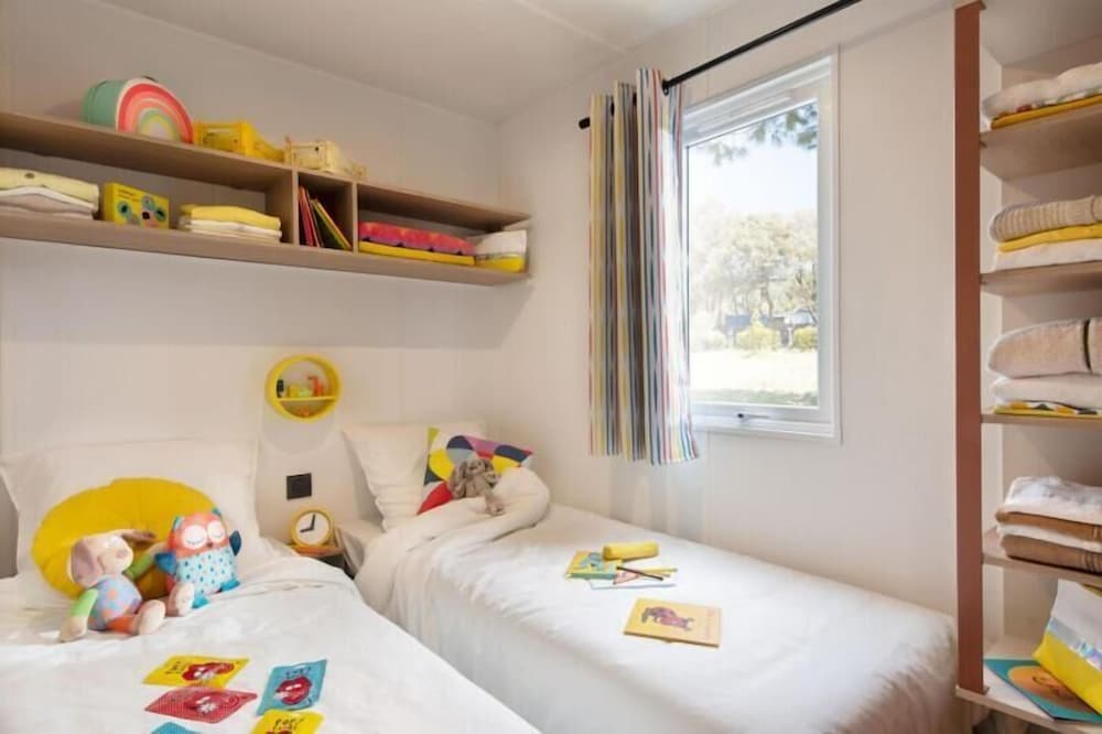 Standard Mobile Home photo 1