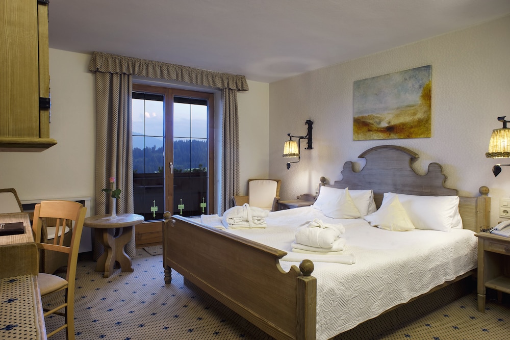 Standard Double Room (Zugspitz Doppelzimmer) photo 1