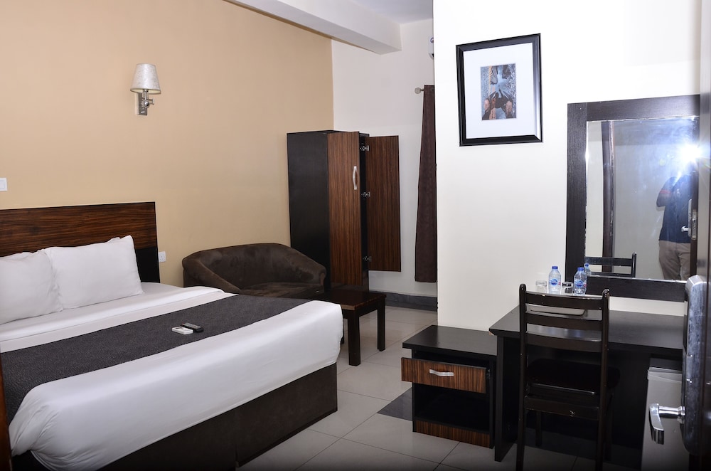 Exclusive Suite, 1 King Bed, Non Smoking photo 2