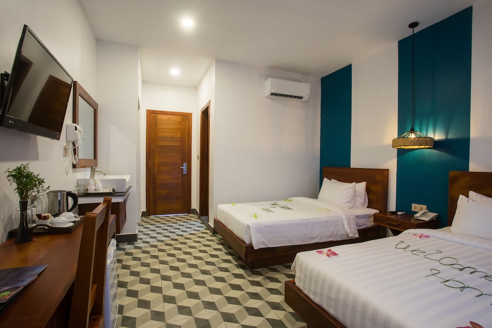 Deluxe Twin Balcony Pool View - Free Airport Pick Up