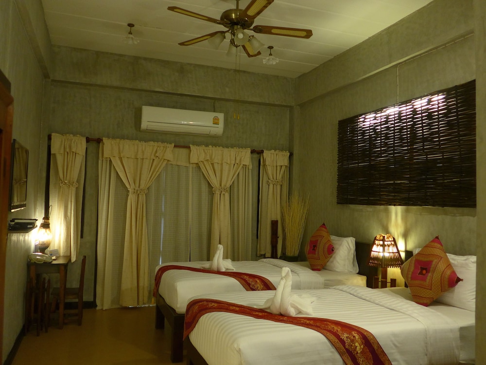Standard Twin Room photo 1