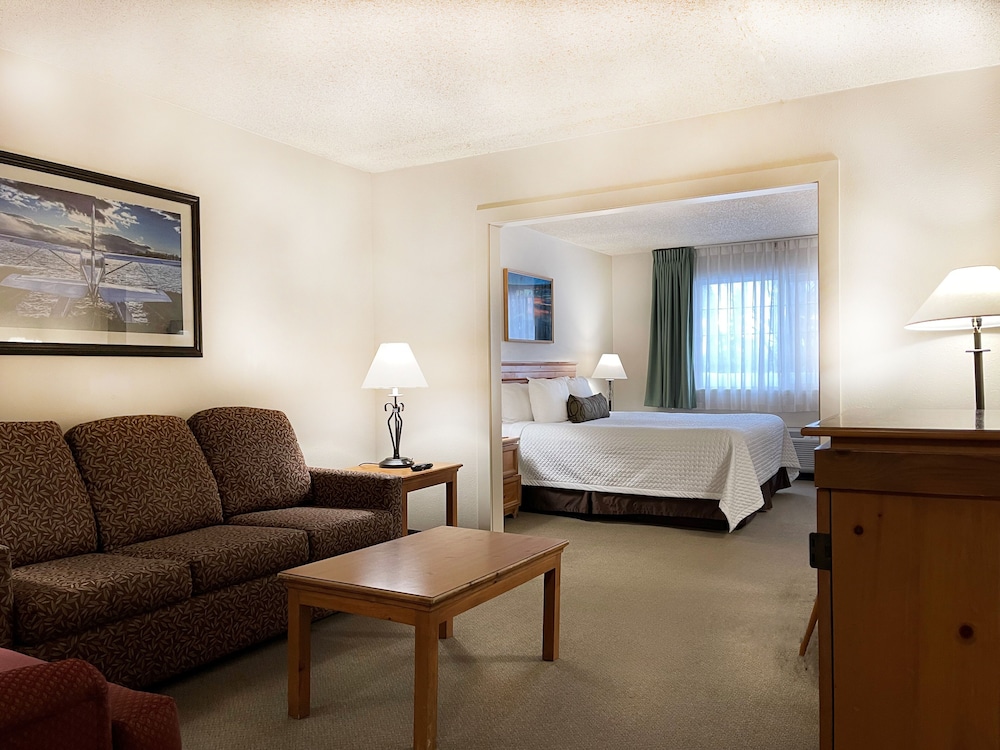 Junior Suite, 1 King Bed, Non Smoking, Private Bathroom (Coast Premium King Junior Suite) - Photo 3