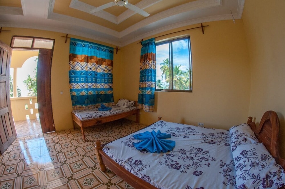 Triple Room, Shared Bathroom