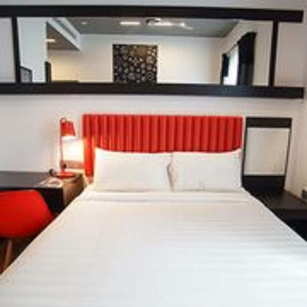 Deluxe Double Room (High Floor) photo 2