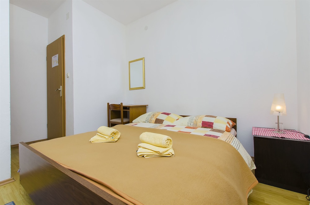 Room (S4) photo 3