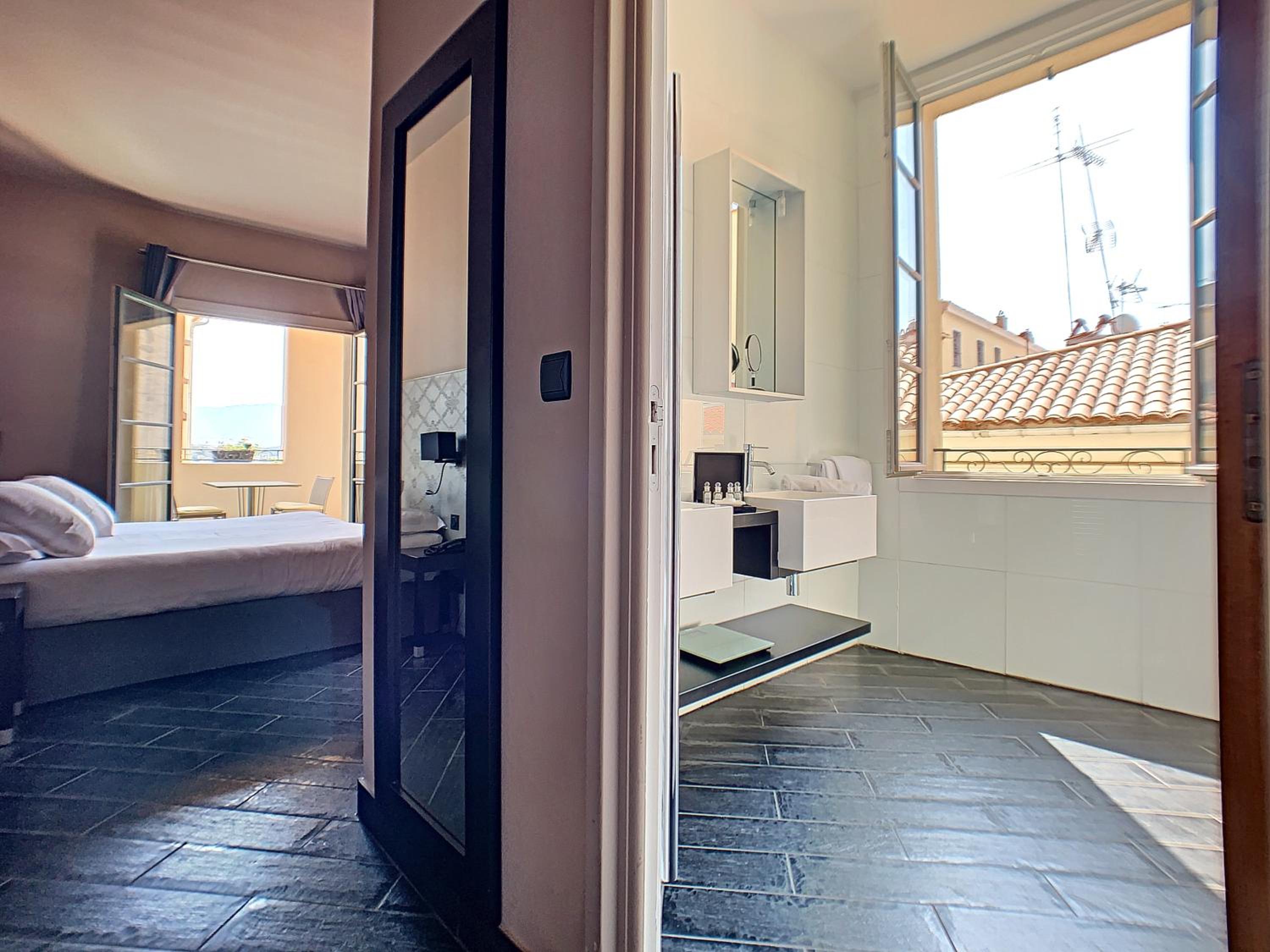 Superior Double Room with Terrace - Photo 2