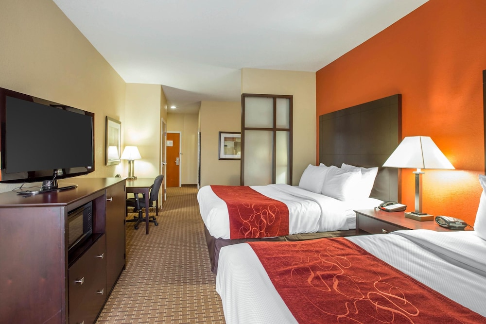 Suite, Multiple Beds, Accessible, Non Smoking photo 2