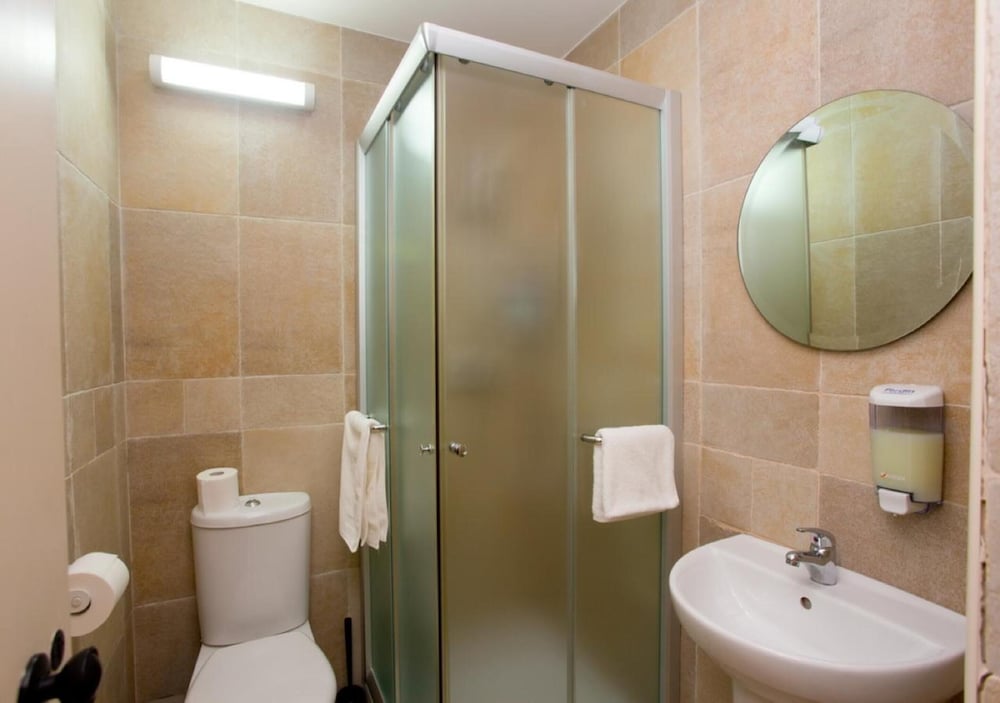 Standard Double Room, 1 Queen Bed photo 3