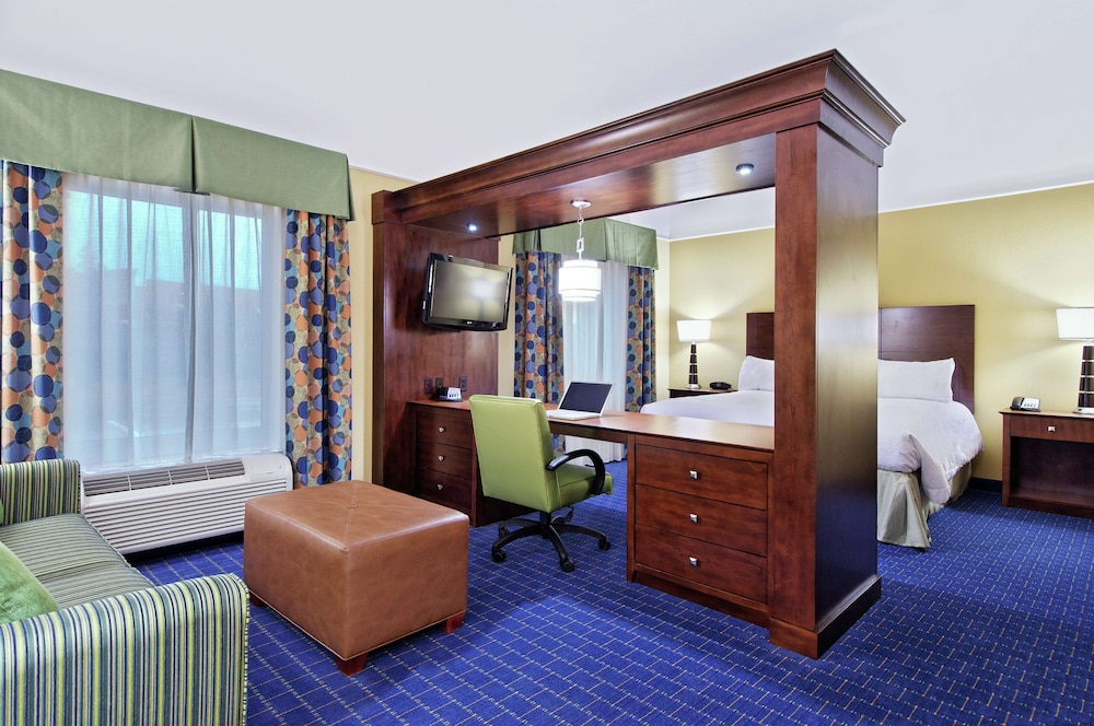 Suite, Accessible, Non Smoking (Hearing) - Photo 2