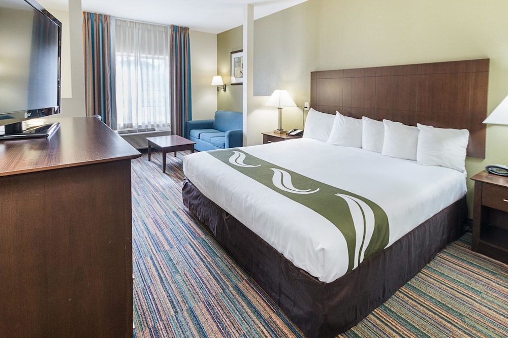 Suite, 1 King Bed, Non Smoking - Photo 1