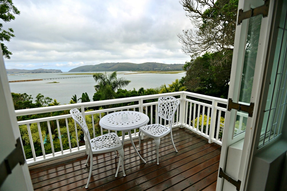 Honeymoon Room (Sea Facing Suite -Honeymoon) photo 3