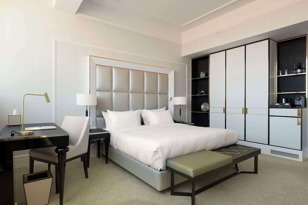 Deluxe Room, 1 King Bed