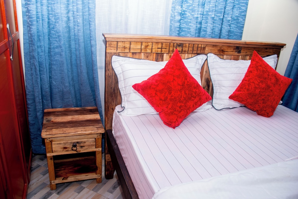 Deluxe Studio Suite, 1 Bedroom, Balcony, Garden View