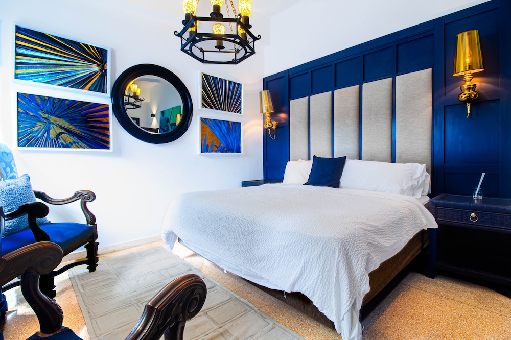 Premium Room, 1 King Bed, Ground Floor