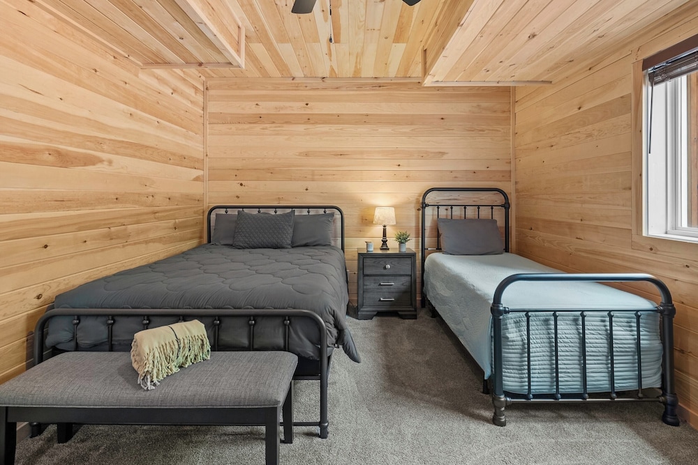 House (Multiple Bedrooms)
