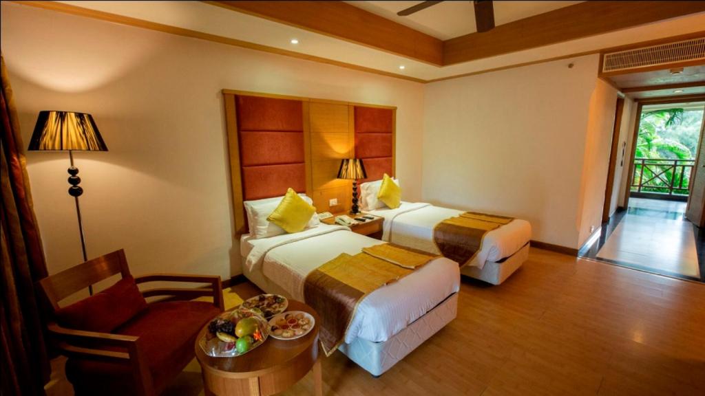Standard Double or Twin Room with Balcony - Photo 4
