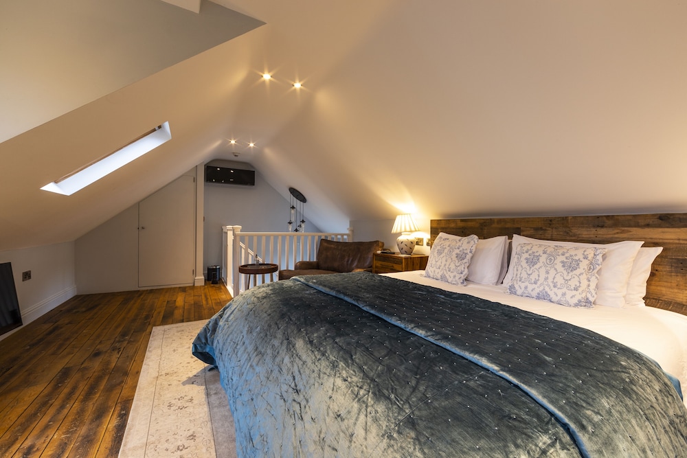 Standard Double Room, Ensuite (Hartford ) photo 2