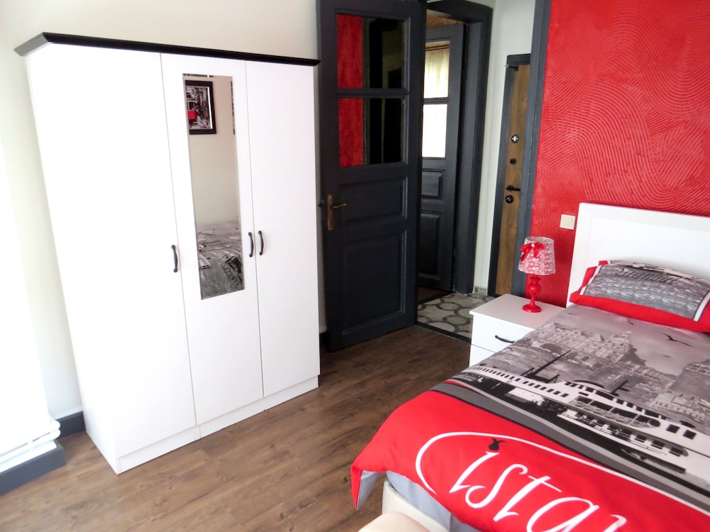 Deluxe Apartment (1st Floor) photo 2