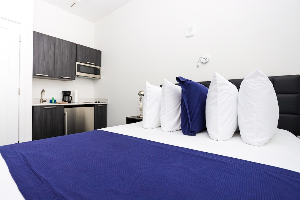Basic Studio (1st Floor - Unit #103) photo 2