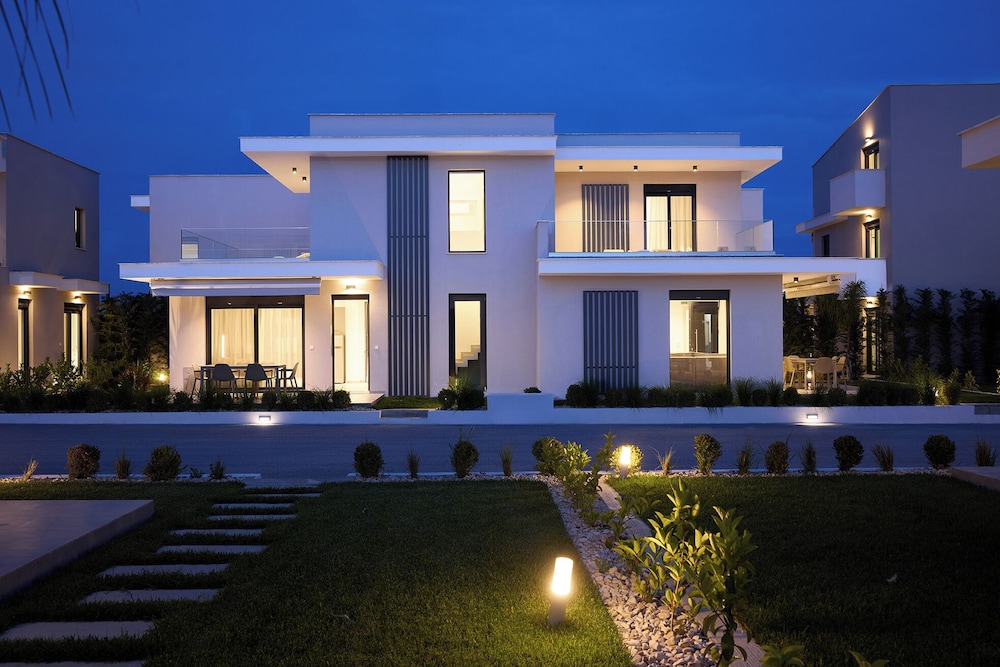 Deluxe Duplex, 2 Bedrooms, Garden View photo 2