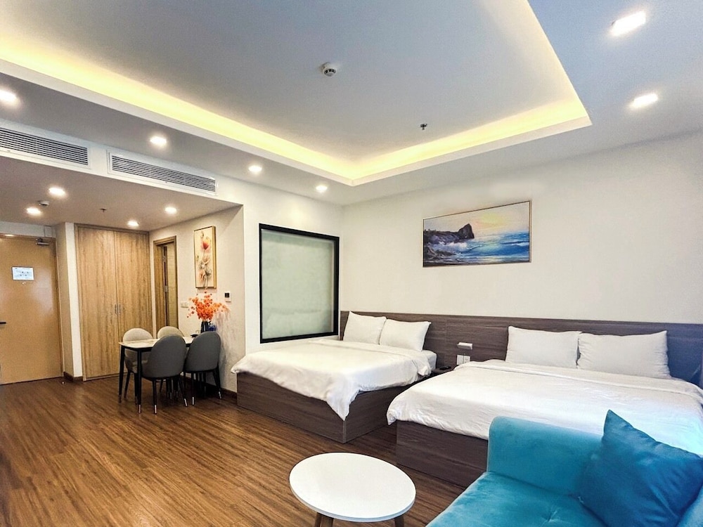 Family Room photo 1