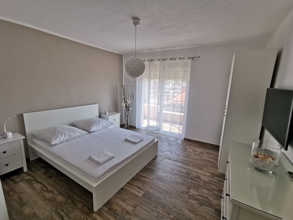 Exclusive Room