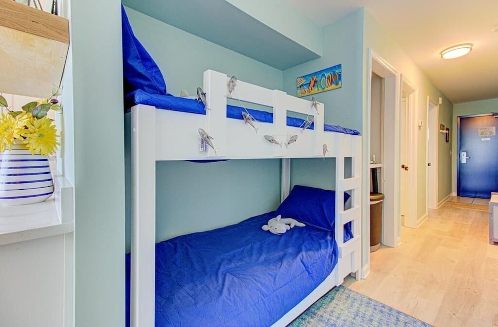 Condo, 1 Bedroom photo 2