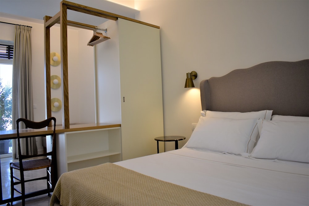 Exclusive Suite, Ensuite photo 3