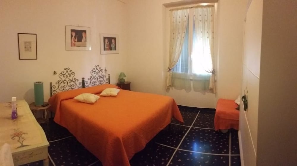 Quadruple Room, Shared Bathroom photo 2