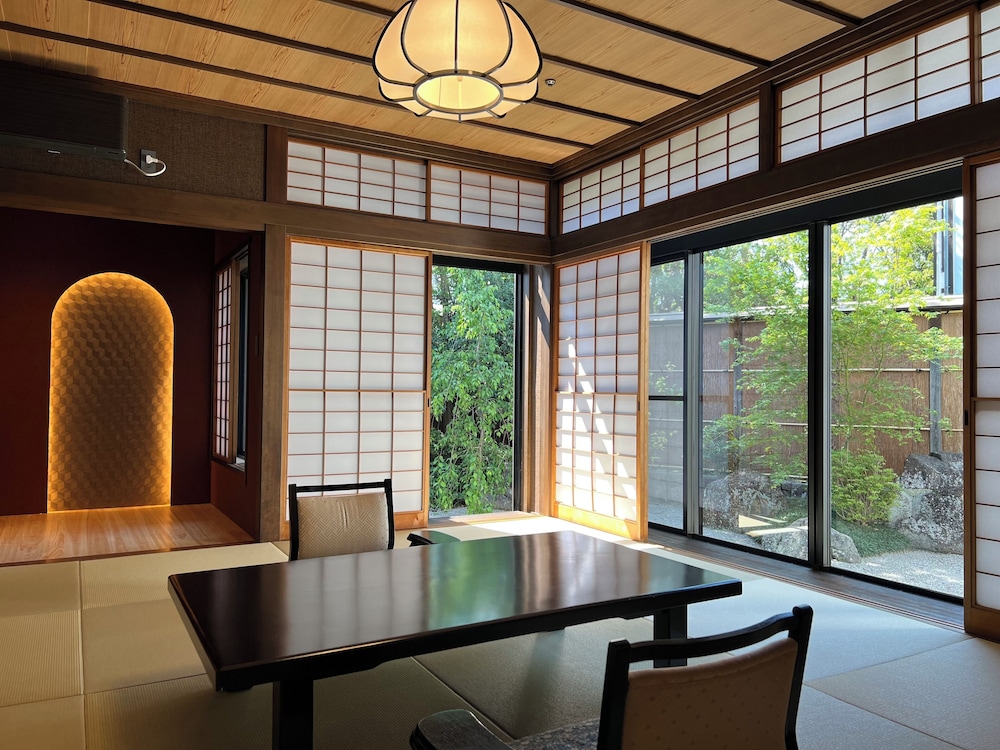 Deluxe Modern Japanese Western Style Room, Garden View, Non Smoking photo 2