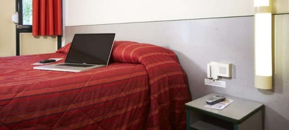 Standard Room, 2 Twin Beds - Photo 2