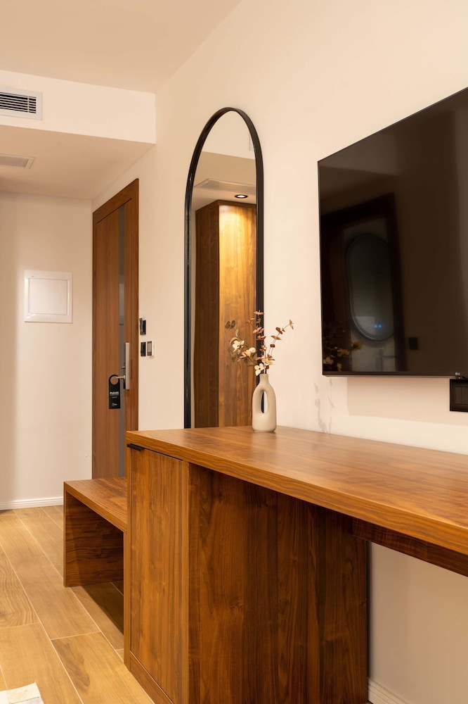 Presidential Double Room, City View photo 2