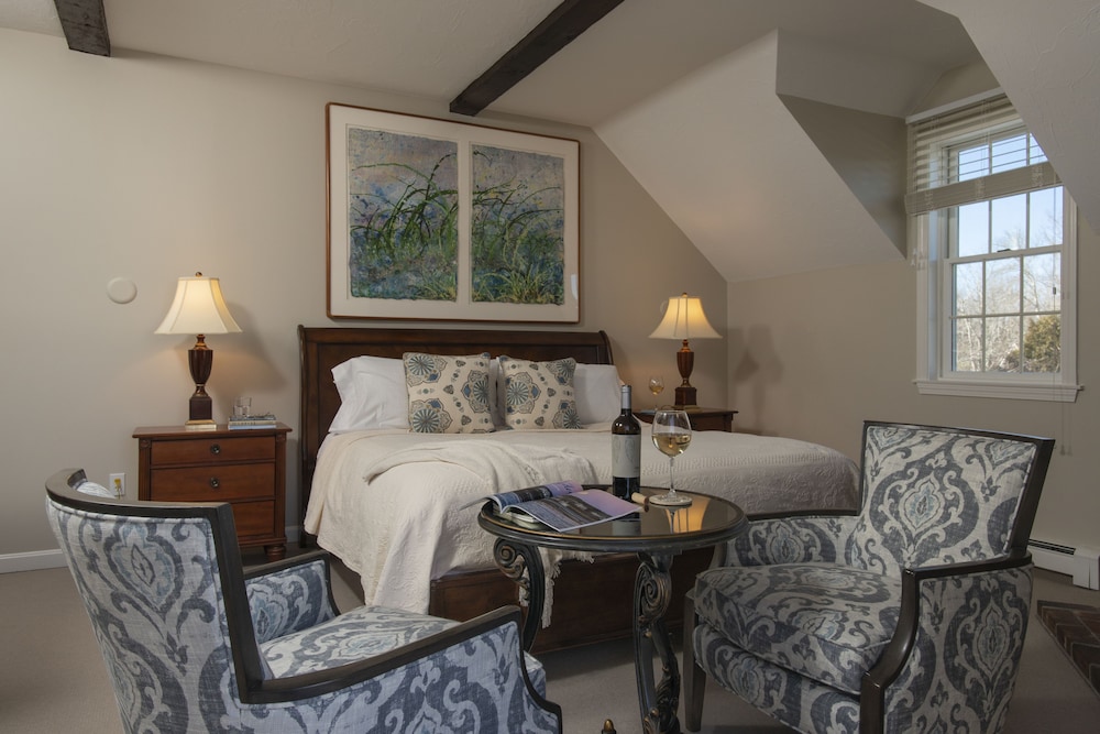 Hallett Room photo 3