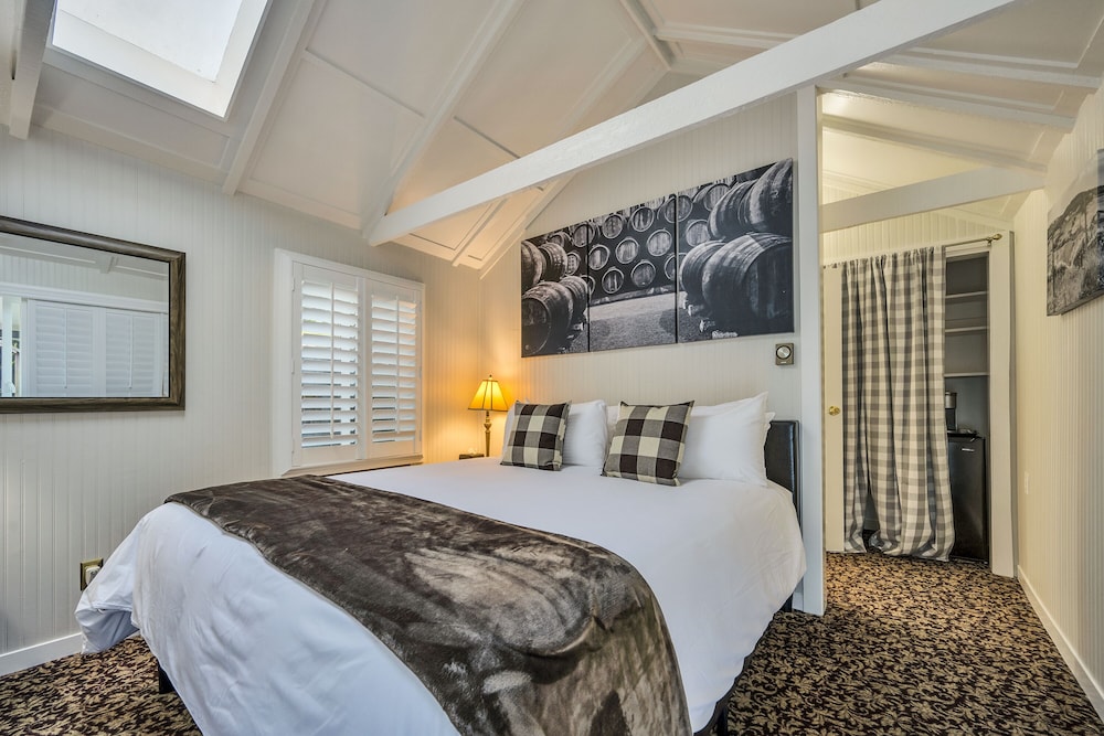 Comfort Cottage, 1 King Bed (Calistoga Garden), photo 6