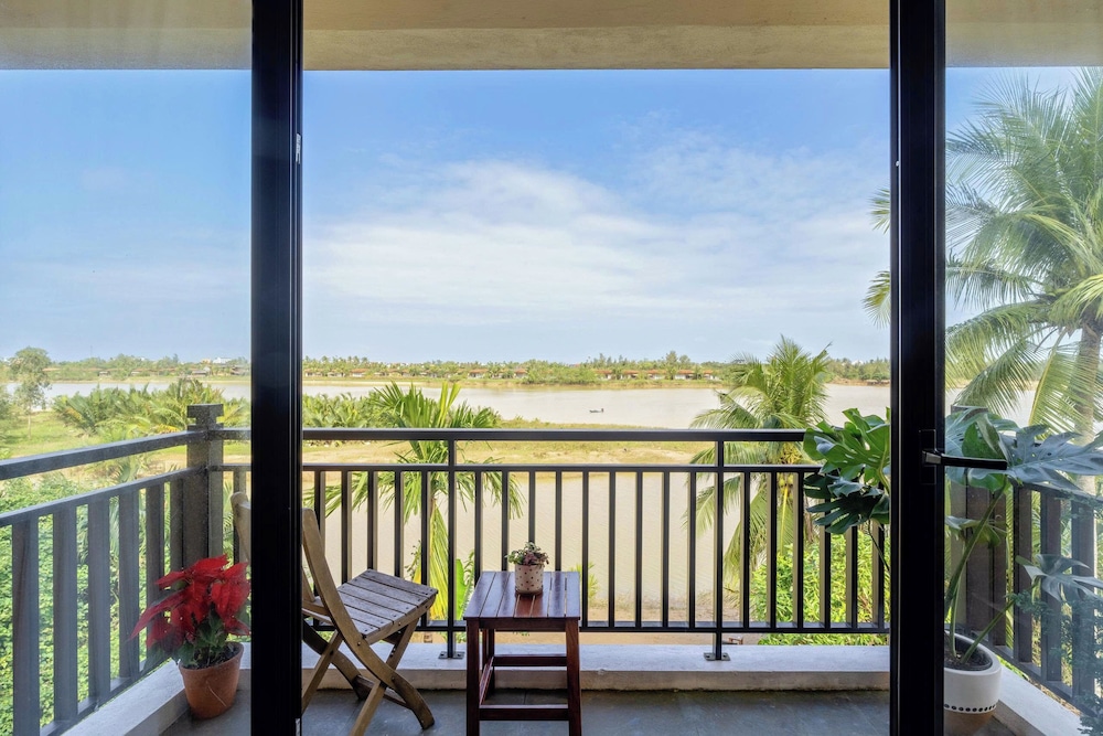 Classic Room, Balcony, River View photo 1