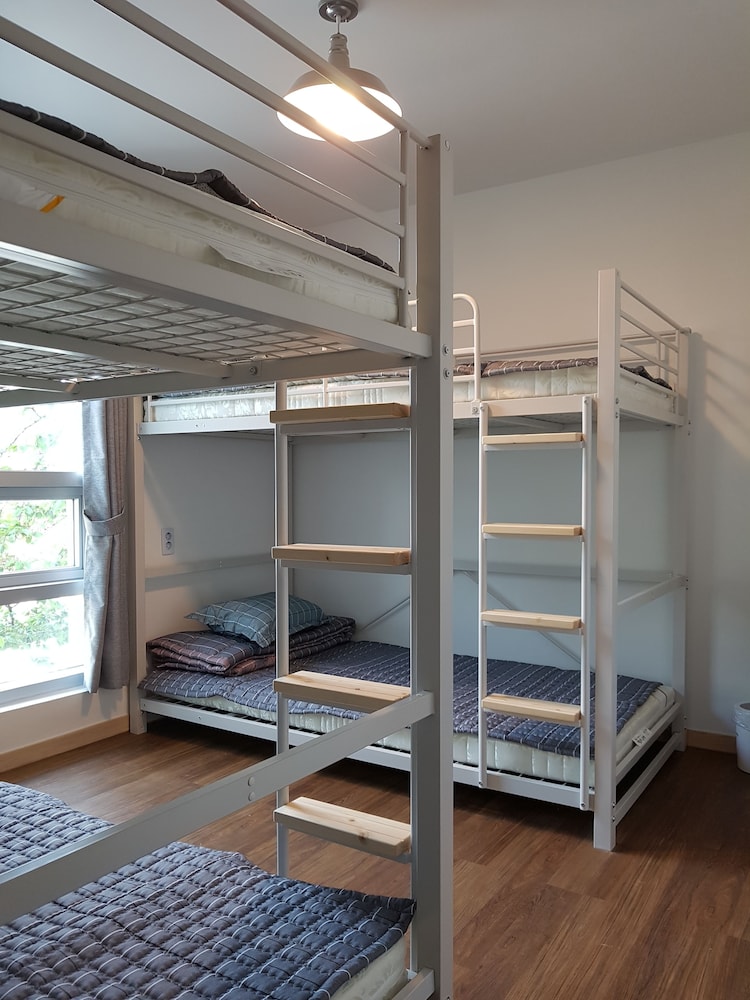 Economy Shared Dormitory, Mixed Dorm photo 2