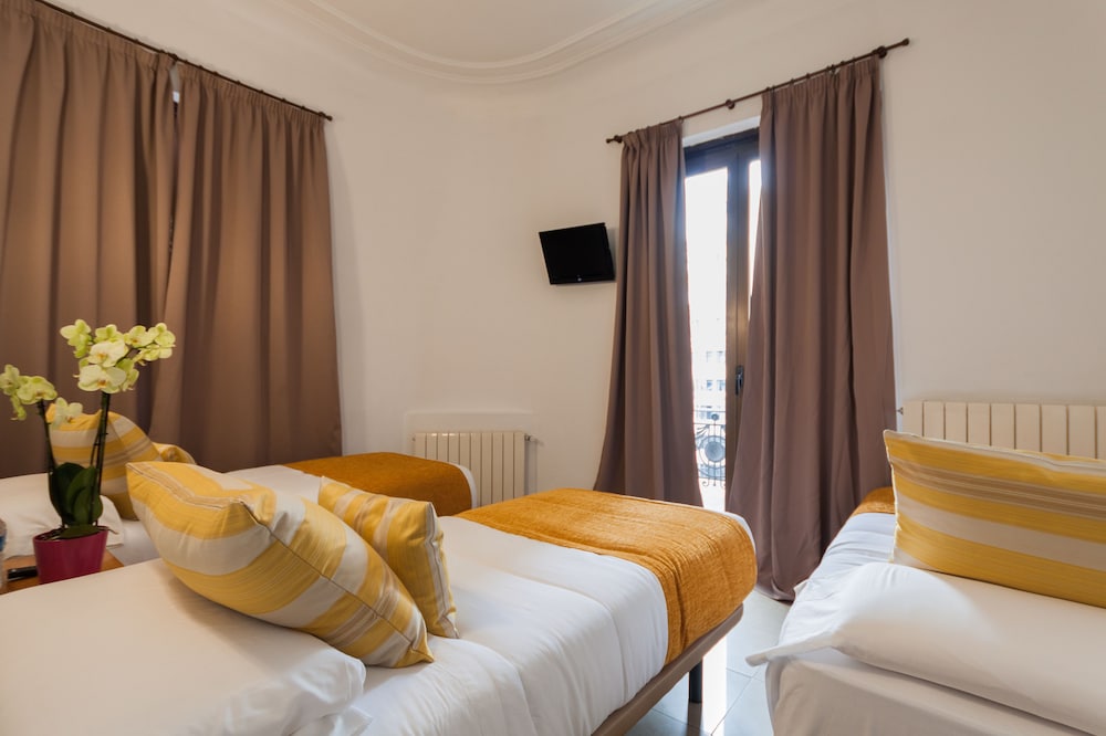 Triple Room, City View photo 2