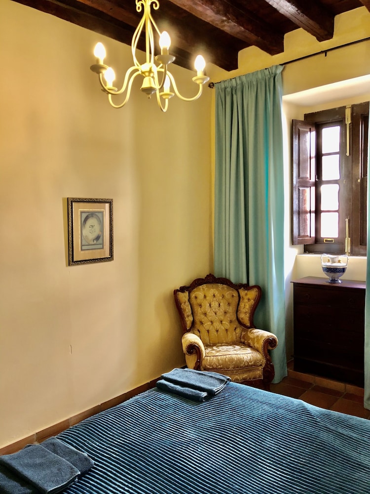 Signature Studio Suite photo 3