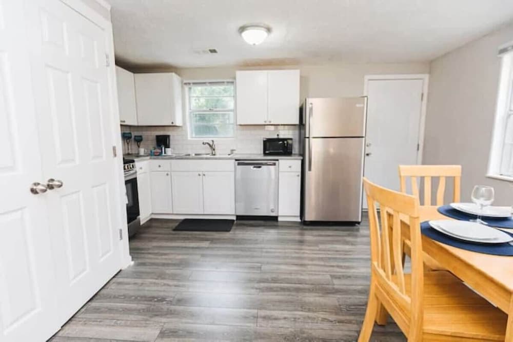House, Multiple Beds, Patio, Garden View (47th Place Forest Park)