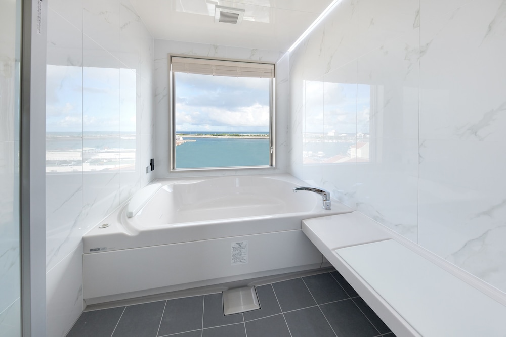 Junior Suite, Non Smoking, Sea View - Photo 6