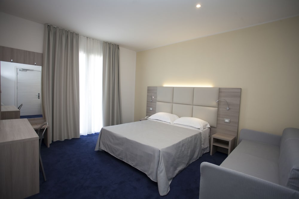 Deluxe Room, Balcony photo 3