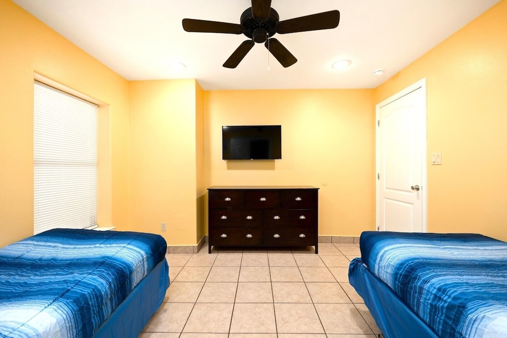 Condo, 2 Bedrooms