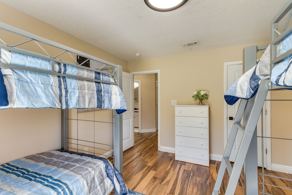 House (4 Bedrooms) photo 2